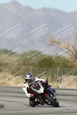 media/Dec-01-2025-Moto Forza (Mon) [[2daa91e15f]]/1-Advanced Group/Session 3 (Turn 3)/